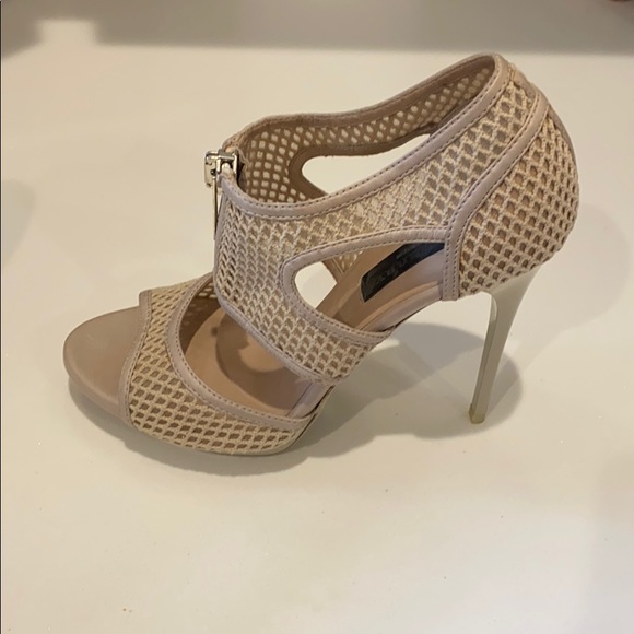 Burberry Mesh Stilletto size 8 - Picture 6 of 12